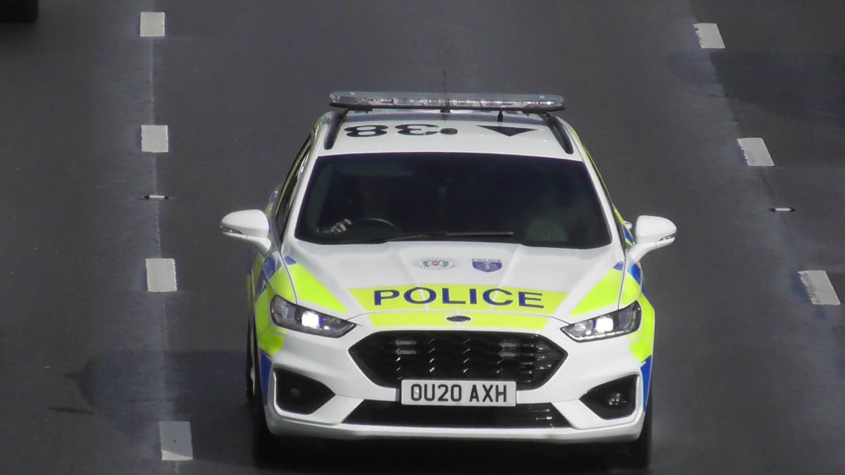 Here we have some pictures of the old generation dog units including #mitsubishi #mitsubishioutlander + #ford #fordmondeo vs the newer generation cars @HantsTVPolDogs @ThamesVP #police #policedogs #policecars
