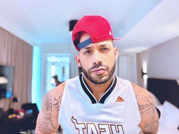 TW Pornstars Luis. Pictures and videos from Twitter.