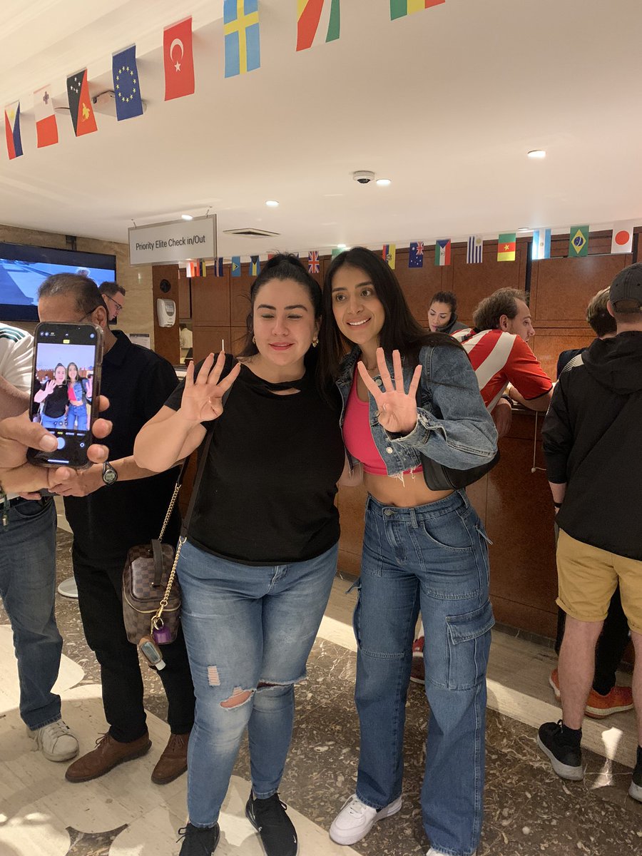 juncalssolano's tweet photo. ¡Ya llegamos! 

Nótese el acarreo 🧃🥪 😅, mis estimados seguidores que se acercaron para la 📸 vienen desde San Antonio y Michoacán. 

#MarcharConAMLO 🇲🇽 https://t.co/I3YZgDU8YV