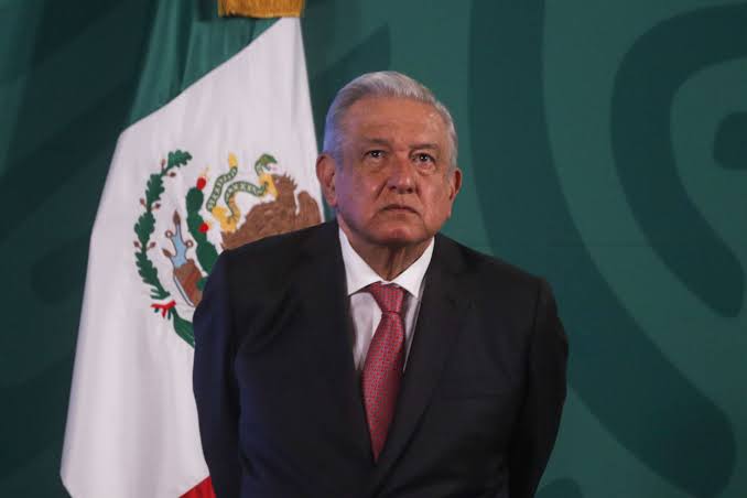 Euro_NoiaC9's tweet photo. #URGENTE El general Malcriades Meléndez, convocó a Soldados, incluidos la miembros de la Guardia Nacional, para que “sin excusa ni pretexto” acuda la marcha solicitada por el presidente de México (AMLO) vestidos de civil, según una tarjeta informativa interna fuente El Universal. https://t.co/dfKH3db8Cs