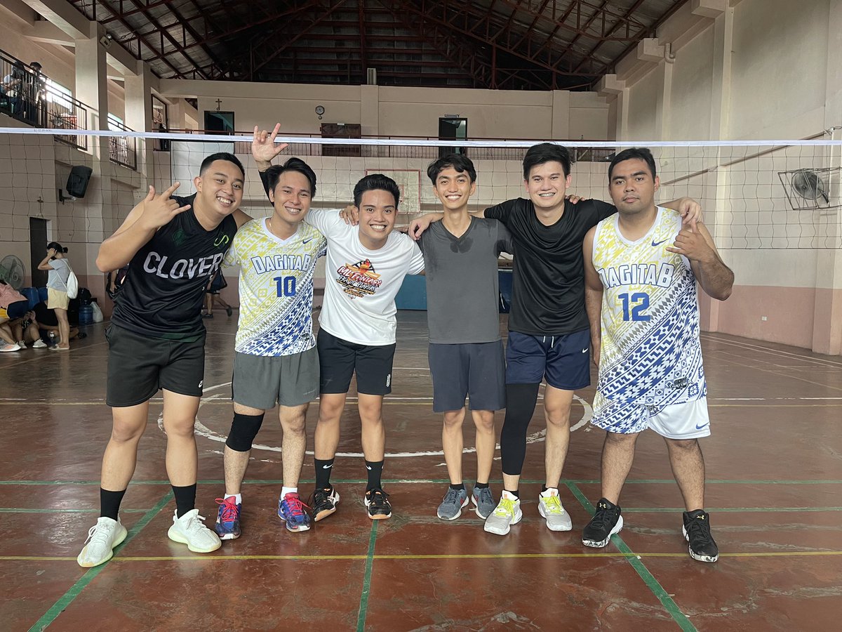 WvsuMsc's tweet photo. UPDATE
DAGITAB MVT keeps their Finals hopes alive after winning against MADIWA.
25-18
25-13
POG:
Del Corro 7pts
Cabrera 7pts
#Hinampang2022
#Going8Bit https://t.co/EubT2K6nOR