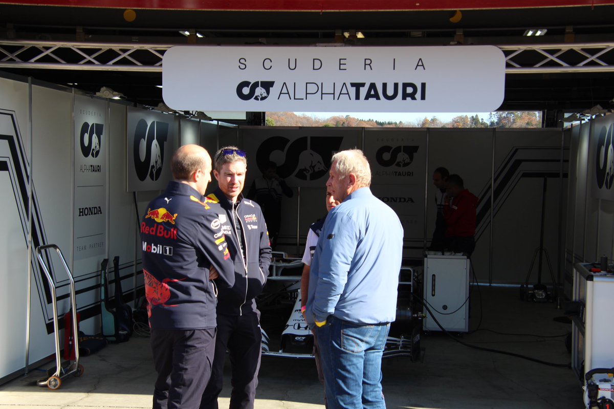 pako_pako_0510's tweet photo. 後ろ姿はヘルムート マルコさんですね
#F1jp #alpharauri #アルファタウリ #HRTD2022 #Honda #HRC https://t.co/9MdlY1LBu0