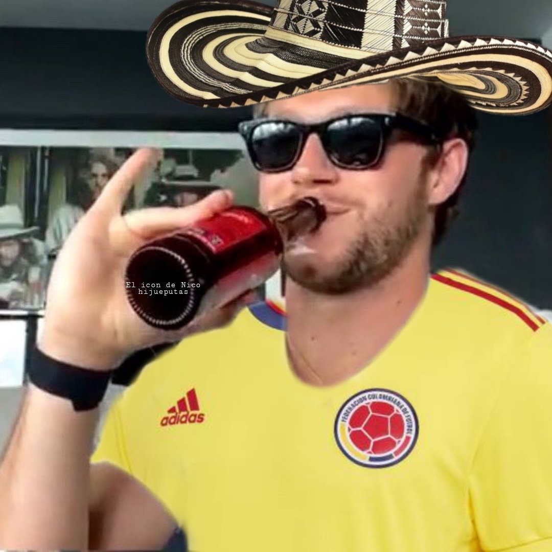 onlythepeaky's tweet image. Harry salió a caminar en mi país con un tapabocas del color de la bandera de mi pais