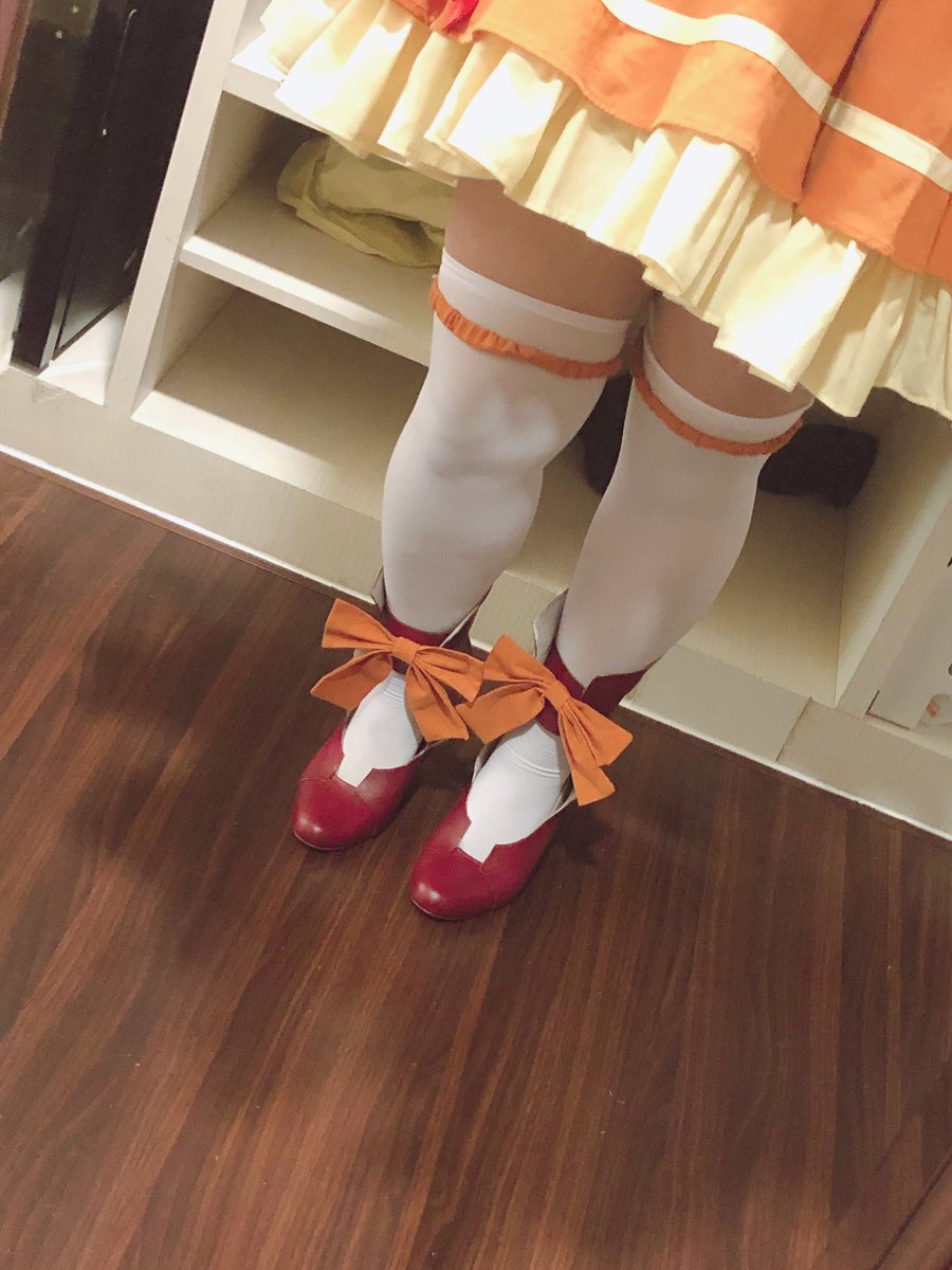 kirakirakat's tweet photo. Dress by @kanamoridesigns and hyper mega thanks to @behindjinfinity for teaching me and helping with the weird ass shoes https://t.co/YE6E4ngIlU