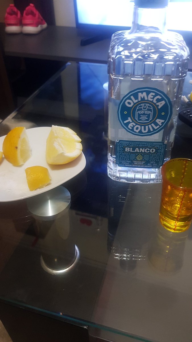 Lordtaker's tweet image. Alguien esta en Algo Hoy Sabado.... Sapbee..