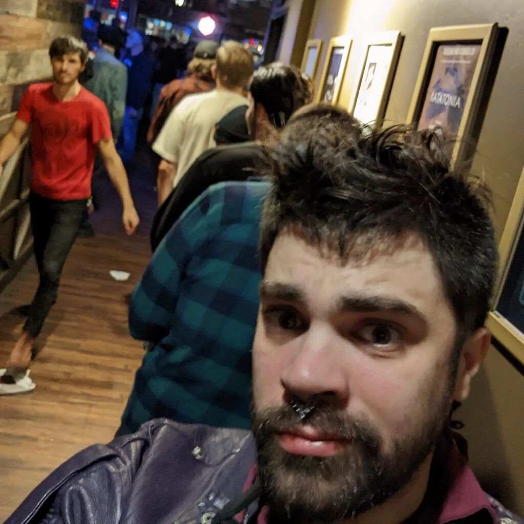 4wingedAngel's tweet photo. I've never experienced A boy bathroom line outside of a Jehovah's witness convetion https://t.co/BzH7RRqcjt https://t.co/ykKBz0wY2G