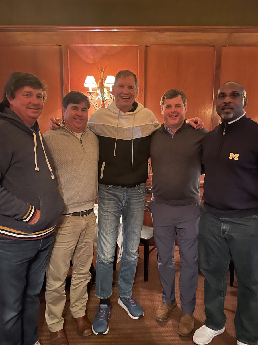 BernieKosarQB's tweet photo. Fantastic Nite with PGA Champion Jason Dufner ⁦@JasonDufner⁩ &amp; the Awesome Leroy Hoard ⁦@BigMouthLeroy⁩ 🏈 #UMatter ⁦@BernieKosarShow⁩ https://t.co/a834Gs3FSU Go #Browns https://t.co/maZxI1IPab
