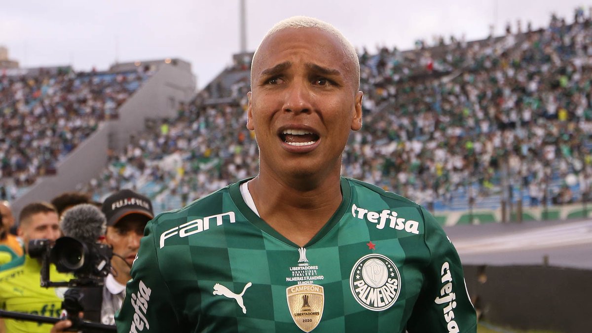 Palmeiras's tweet photo. IH! Há um ano, fizemos do continente a #AméricaV3rde pela terceira vez 🏆🏆🏆

Épico e inesquecível. Uma conquista eternizada na memória de todos nós 💚

#AvantiPalestra https://t.co/LeEYZ9LJhx