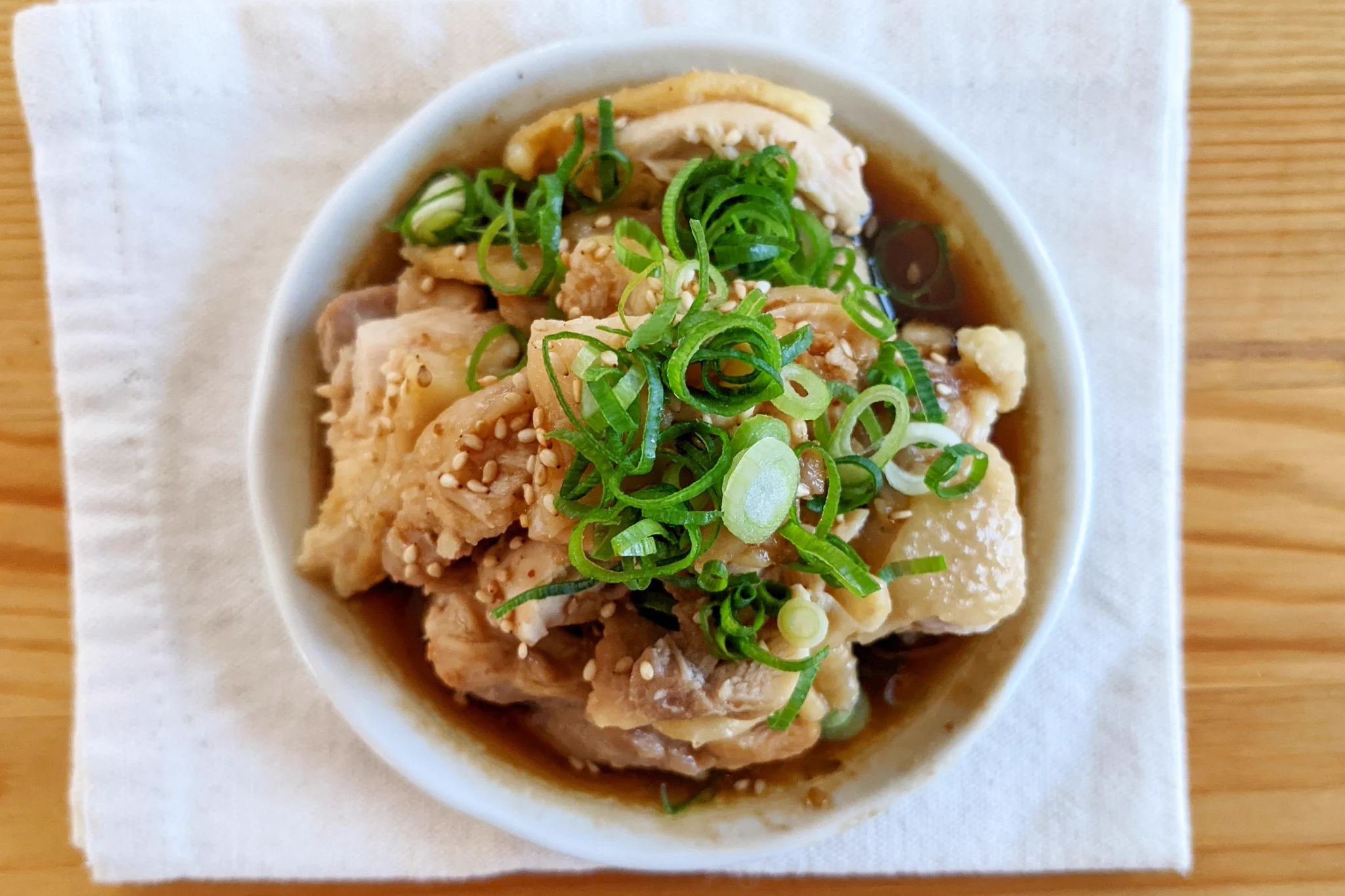 調理はレンジにお任せ！簡単美味しい「よだれチキン」。