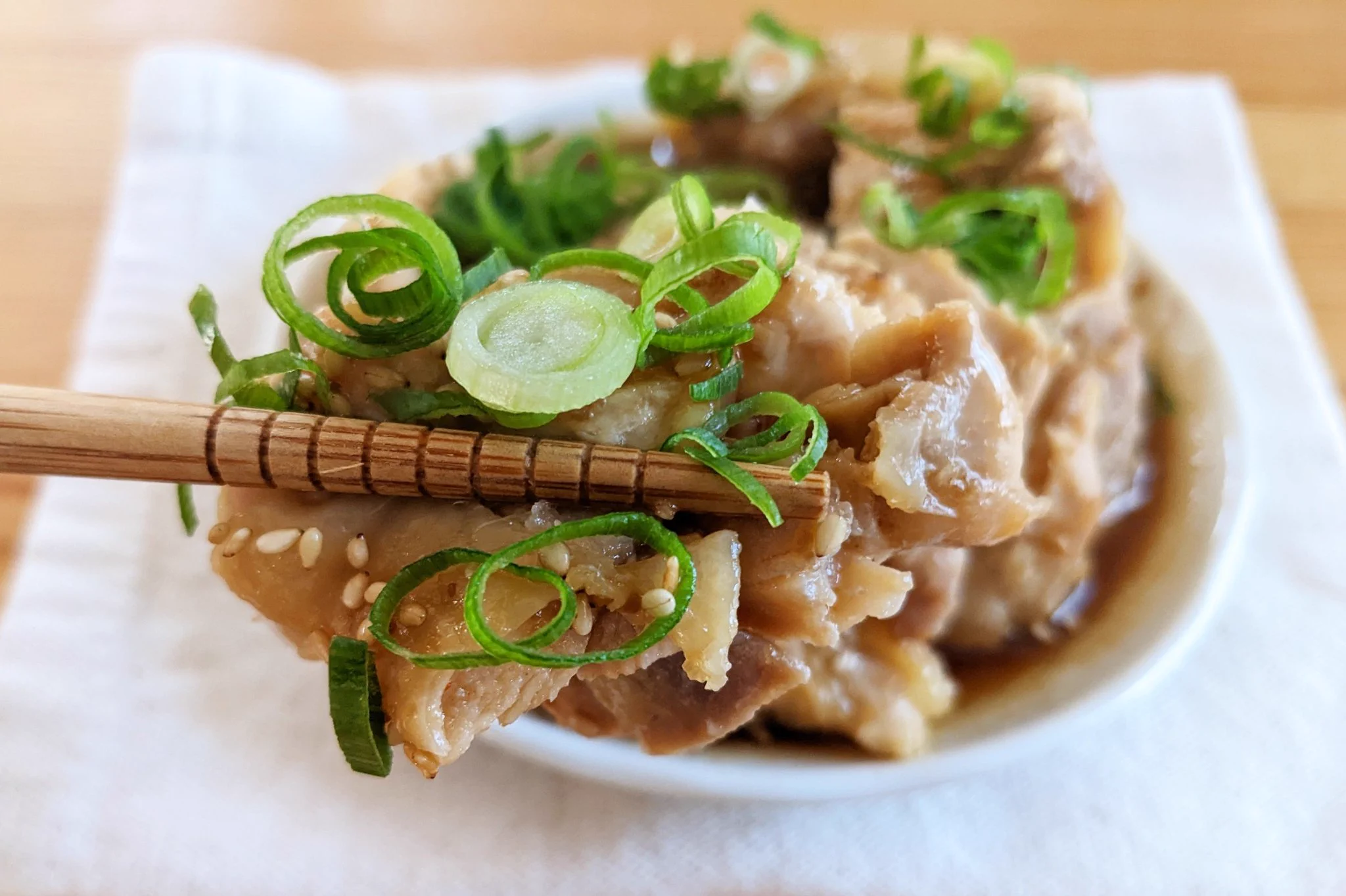 調理はレンジにお任せ！簡単美味しい「よだれチキン」。