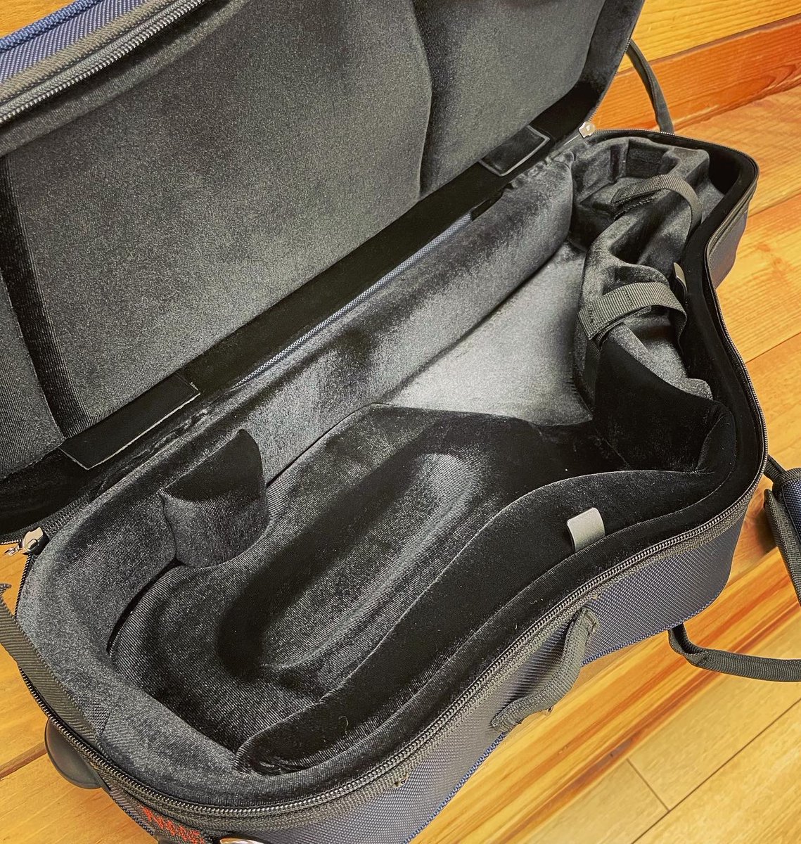protecstyle's tweet photo. The Alto Sax PRO PAC Case looks pretty great in blue don’t you agree? 💙🎷 #saxophone #protecstyle https://t.co/lWn2itBTtM