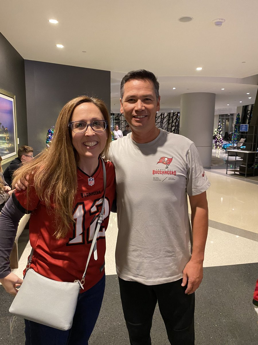 Thanks for the picture, Alex!  So nice to meet you!! <a href="/TomBrady/">Tom Brady</a> <a href="/TB12sports/">TB12sports</a>  #TB12Method