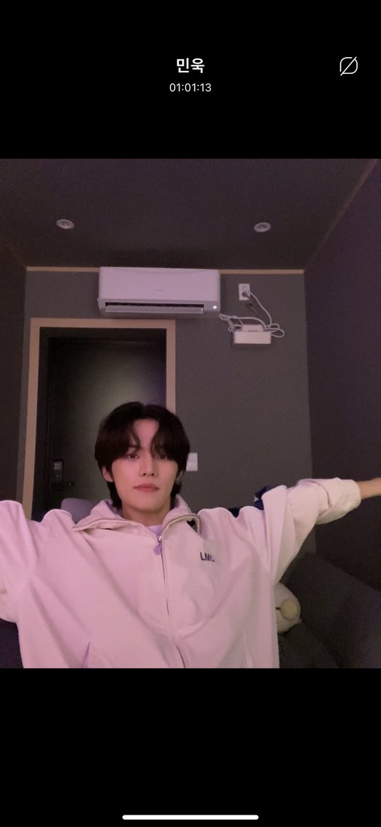91wk16's tweet photo. @catinmyboxx 만세..를 하다 말았네요
이거..맞나요? https://t.co/I1M5jgt93N