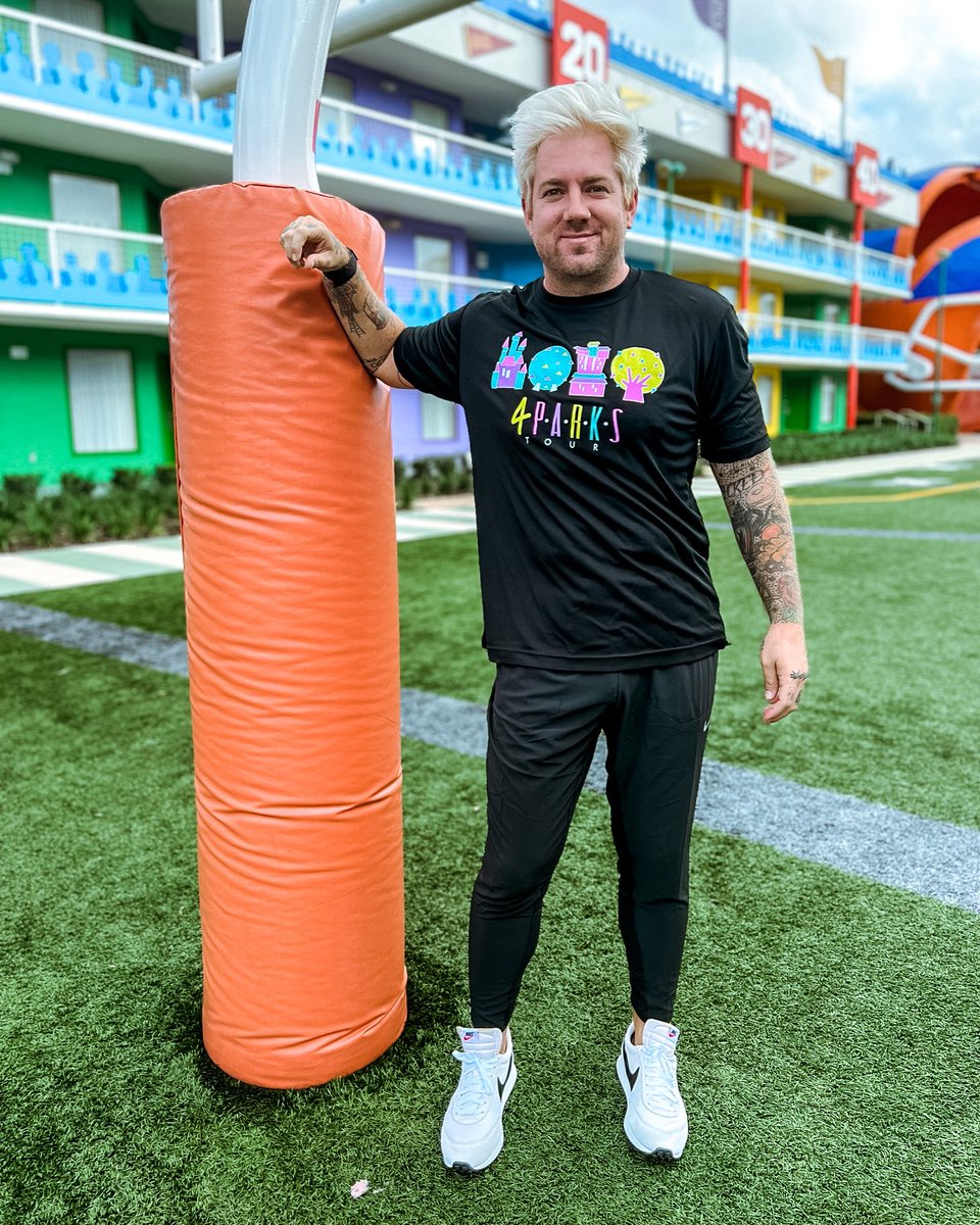LostBrosTweets's tweet photo. HEY RUN DISNEY // ATHLETIC PEEPS, WE’RE DROPPING OUR FIRST ATHLETIC COLLECTION TOMORROW!!

90’s 4 Parks Tour
- Unisex Drifit Tee
- Drifit Racerback Tank
- Cotton Cropped Tank

Go the Distance
- Unisex Drifit Tee
- Unisex Regular Cotton Tee

RETWEET THIS + 1 PERSON WINS $25 CREDIT https://t.co/C993jbReoh