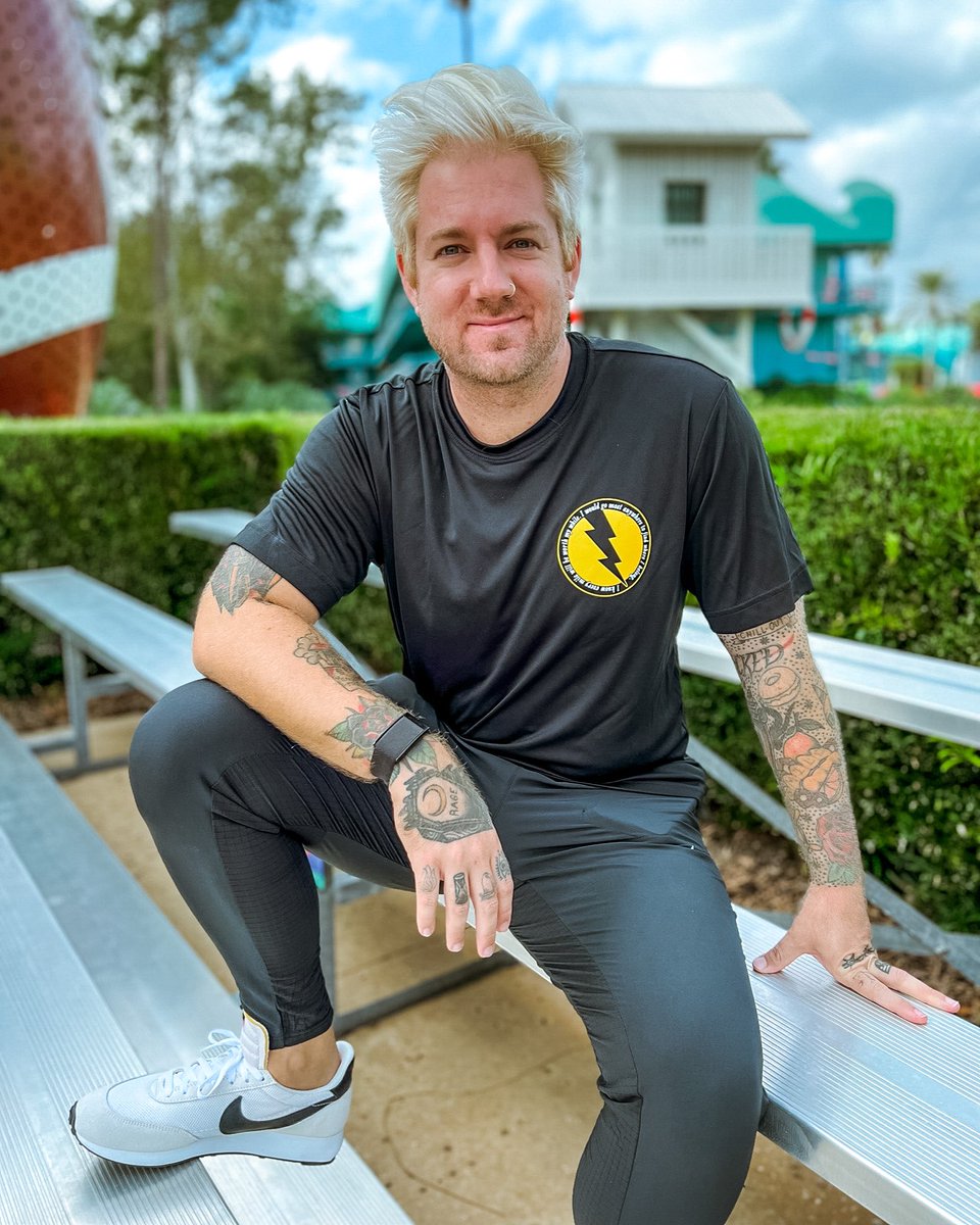 LostBrosTweets's tweet photo. HEY RUN DISNEY // ATHLETIC PEEPS, WE’RE DROPPING OUR FIRST ATHLETIC COLLECTION TOMORROW!!

90’s 4 Parks Tour
- Unisex Drifit Tee
- Drifit Racerback Tank
- Cotton Cropped Tank

Go the Distance
- Unisex Drifit Tee
- Unisex Regular Cotton Tee

RETWEET THIS + 1 PERSON WINS $25 CREDIT https://t.co/C993jbReoh