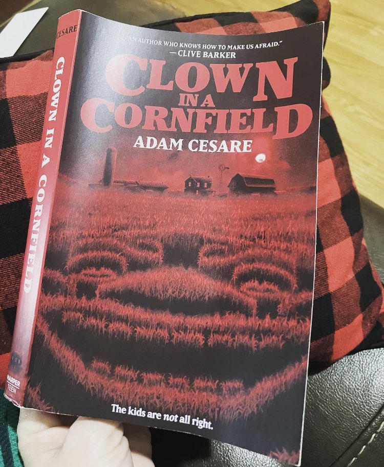 SableSouth's tweet image. I’ve been on a book binge the last few weeks and had to share these amazing reads ! Highly recommend all 3! #BookTwitter #Bookrecommendation