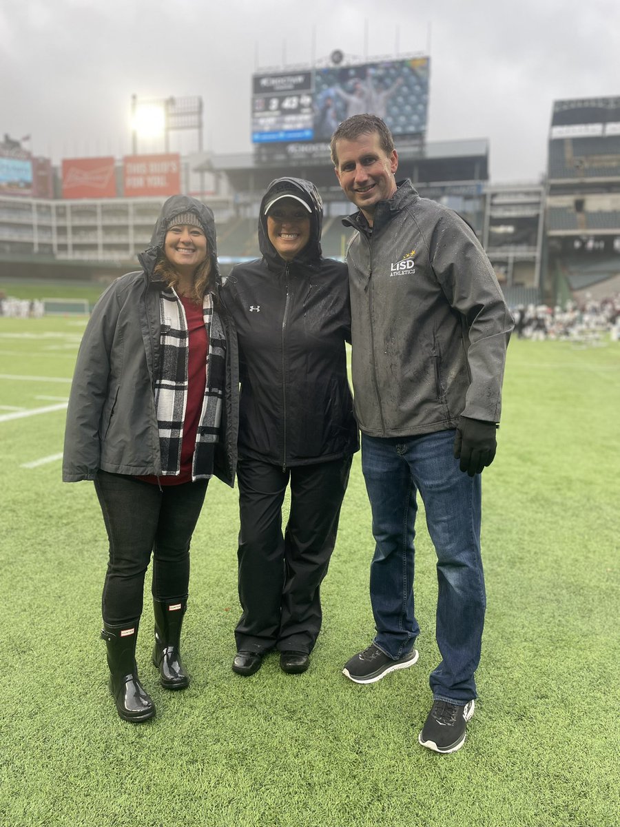 Enjoying the ride <a href="/LHSFball/">Lewisville Football</a> 🏈🏆.. Regional Semi Champs!! <a href="/LewisvilleHS/">Lewisville High School</a>