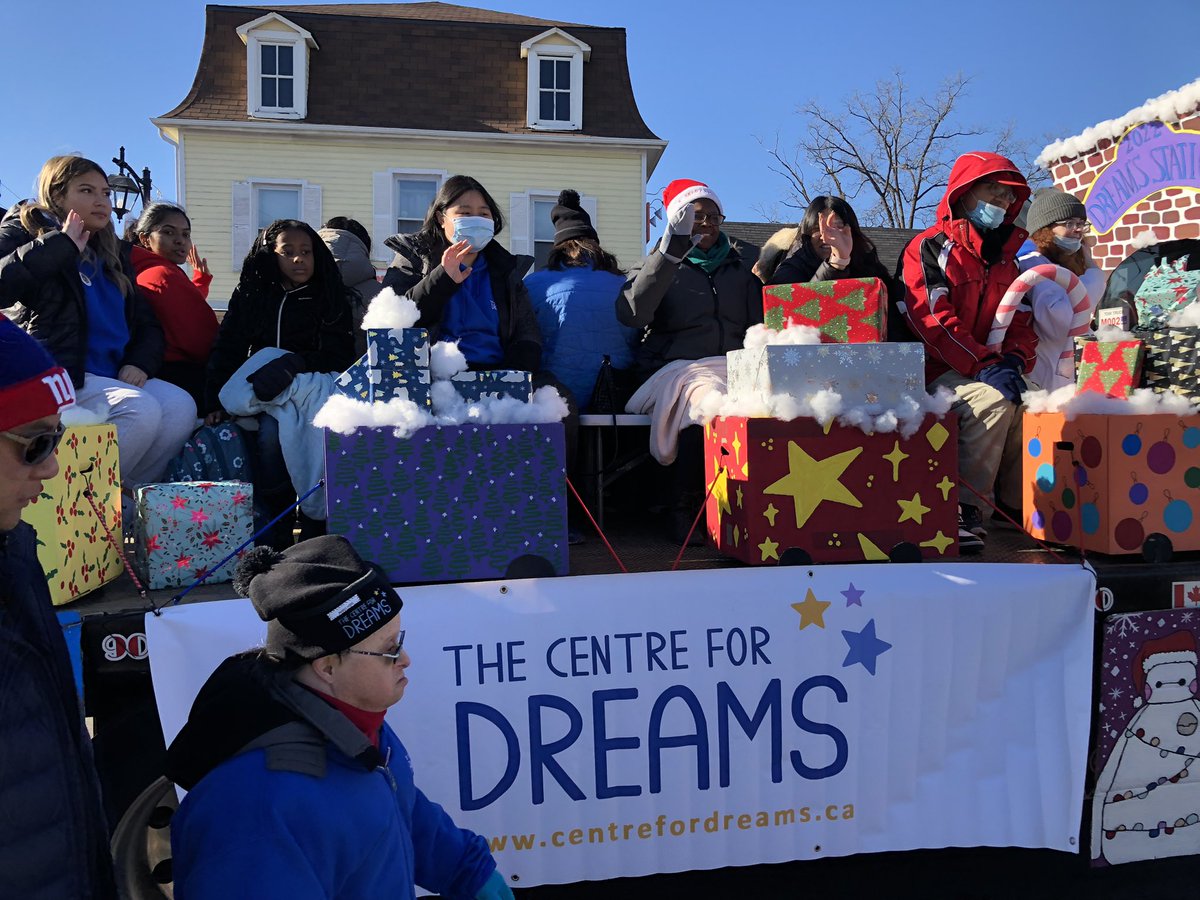 Markham Santa Parade tweet media