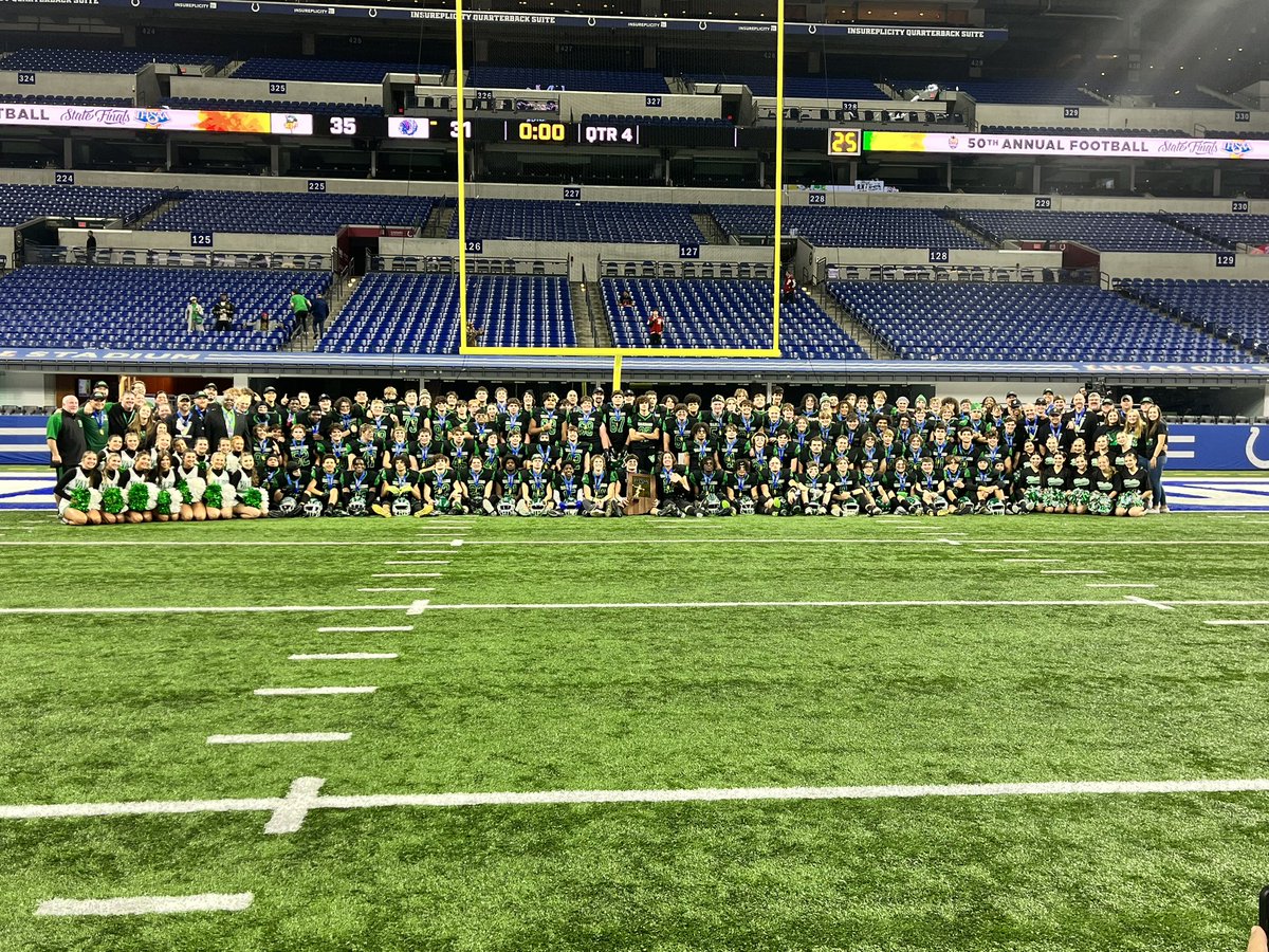IHSAA1's tweet photo. Congratulations to the Valparaiso Vikings, the 2022 Class 5A Football State Champions! This is their second football state title and their first since 1975! 🏈
#IHSAA @AthleticsValpo https://t.co/uiwfBqwJwl