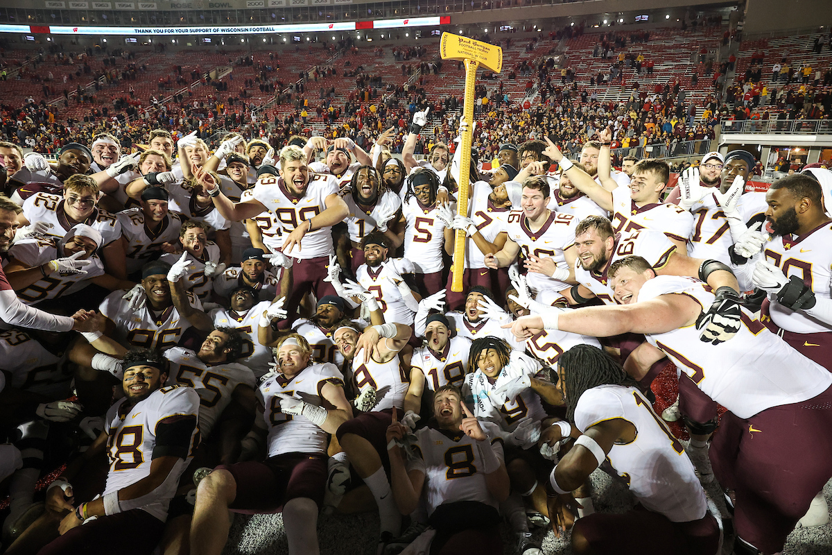 GopherFootball's tweet photo. Put it in the Louvre. https://t.co/hAQ7O7O3XF