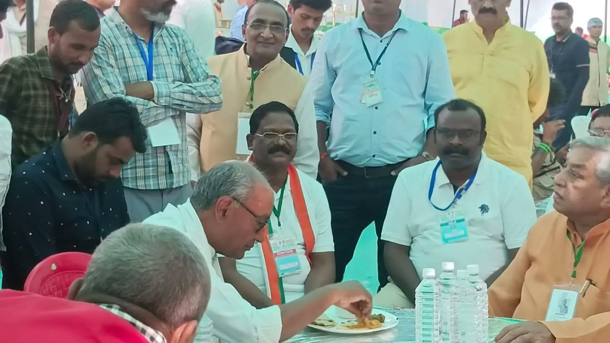 amarjeetcg's tweet photo. माननीय श्री @RahulGandhi जी की भारत जोड़ो यात्रा इतिहास के पन्नों में दर्ज हो चुकी है। कल इस ऐतिहासिक यात्रा में कांग्रेस के साथियों के साथ शामिल हुआ। https://t.co/5vFSArtO4u