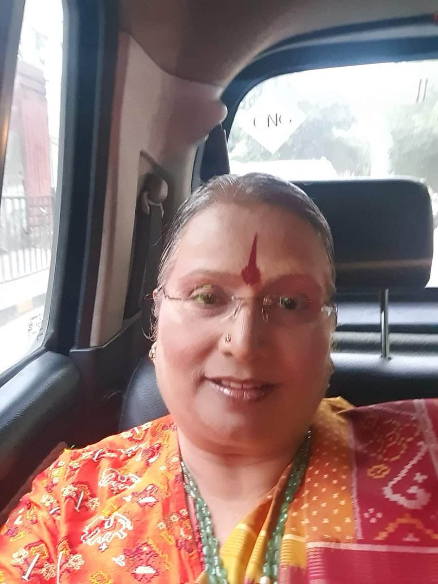 BelaaDesigns's tweet image. Healing instruments are many Clothes promote healing. Priyank M V teaches &amp;amp; promotes different healing techniques
Different color promotes healing &amp;amp; through our textile Mural +919820042350 
#belaasanghvidesigns #futureantiques #colortherapy #styleblogger #healing #artblogger #art