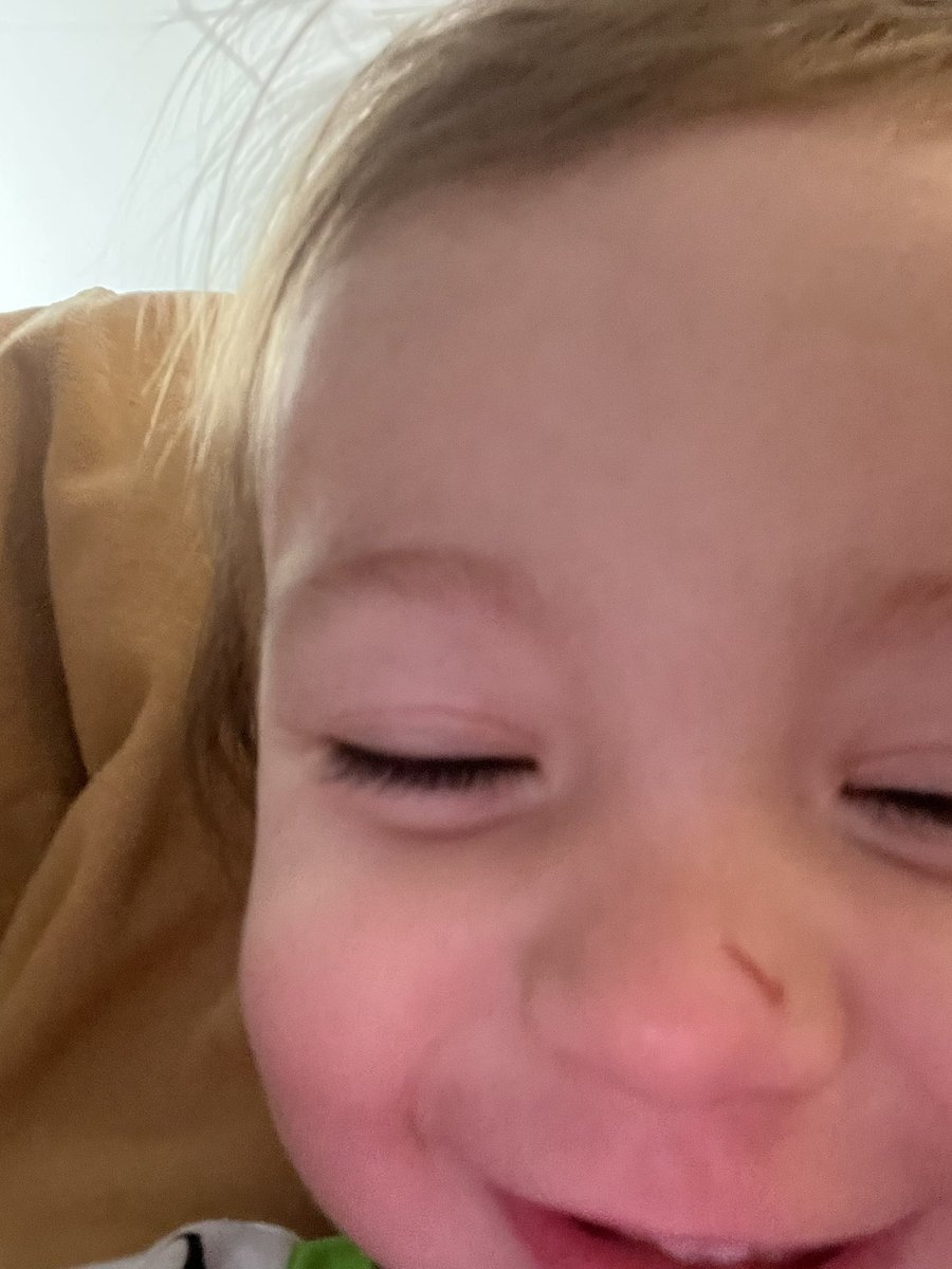 kaylababby's tweet photo. When tan takes my phone to take selfies 🥰😂 https://t.co/5wgeh62CpD
