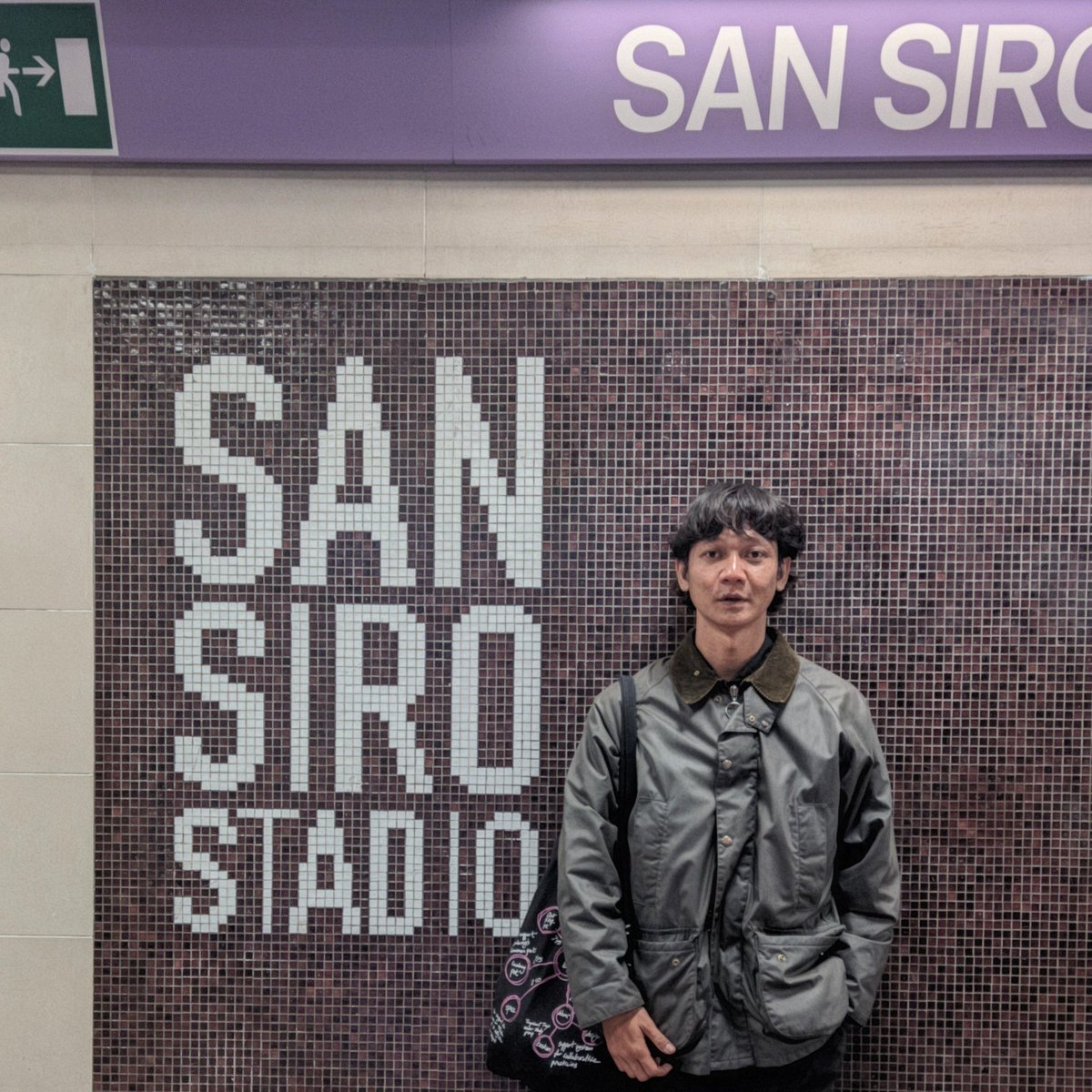 Sejak kecil bermain PS 1 mengidolakan AC Milan, baru kesampaian berkunjung lapangan sepakbolanya