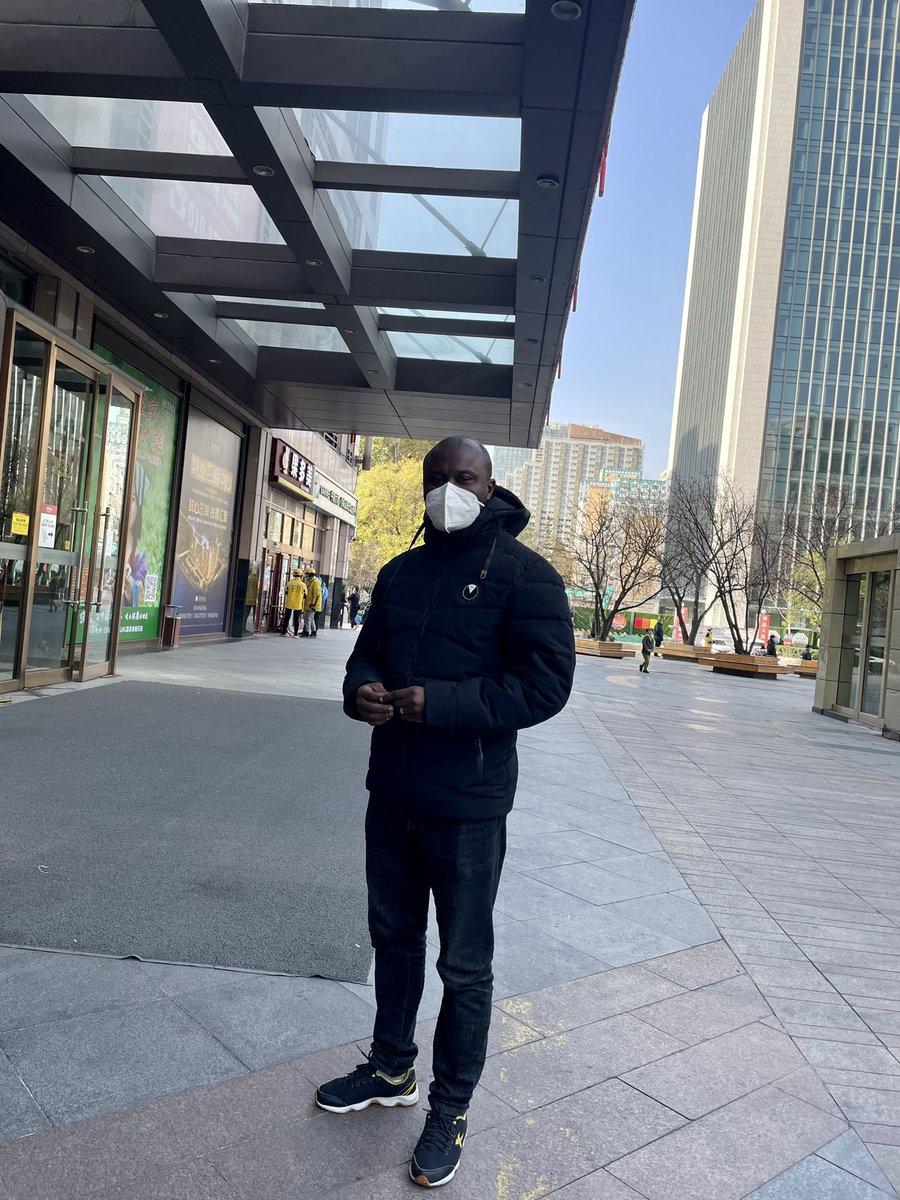 Bealded's tweet photo. Chinese Taxi early morning pickup and we wonder 😎.

In the world of 5G ✊.

#BuildingPartnership
#build2023
#WeMove https://t.co/OkMGJCXBU3