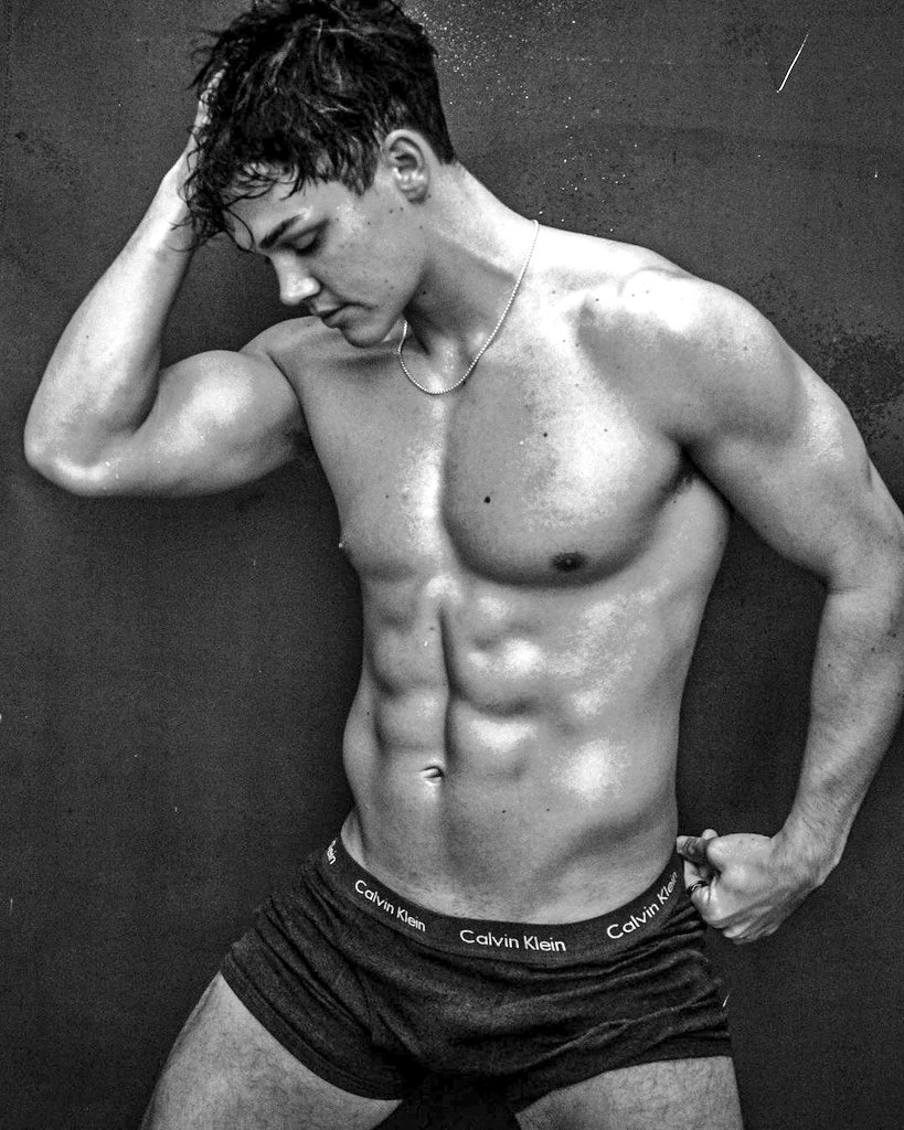 Famous Bulges on Twitter: "RT @TheFamousBulges: Noah Beck 🥵🔥"