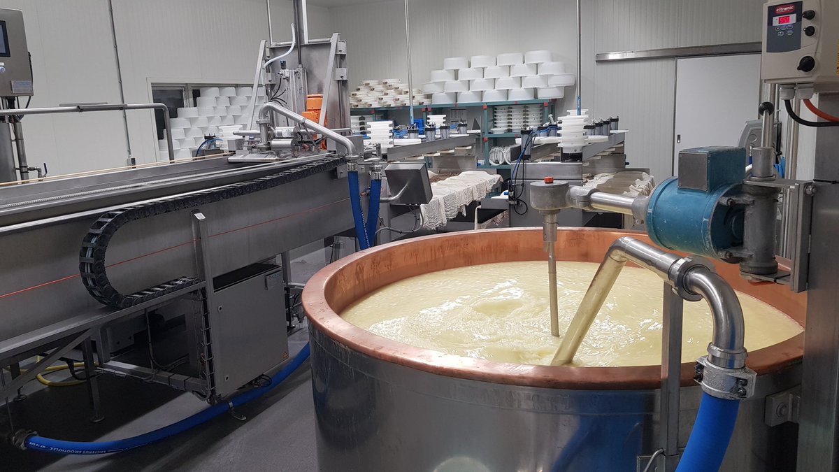 Wassen en opwarmen van wei en wrongel, tot de hand van de meester bepaald: 't is zo goed.