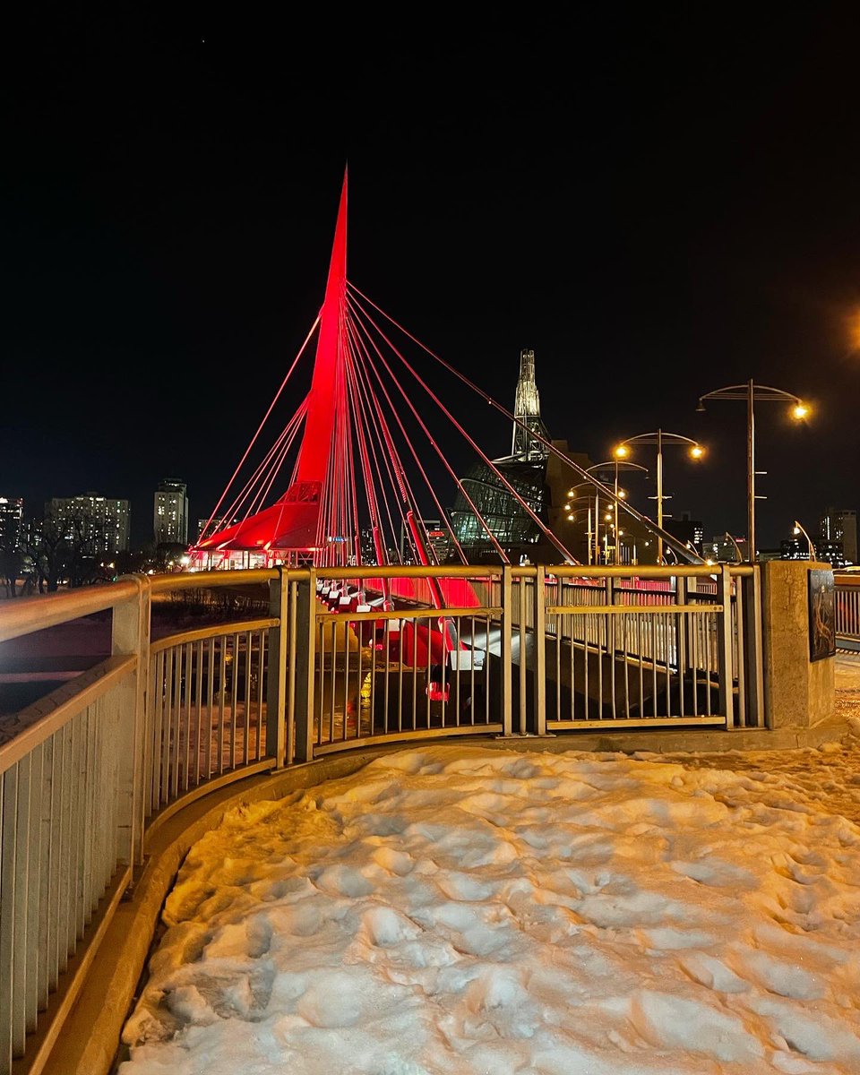 getgutsymb's tweet photo. Both the Winnipeg sign & Esplanade Riel bridge were lit up red today for Crohn’s and Colitis Awareness month!
Thanks @cityofwinnipeg & @ScottGillingham for supporting the over 9,000 Manitobans living with #IBD!
#ccawarenessmonth #crohns #colitis @getgutsycanada https://t.co/INXNcScTJu