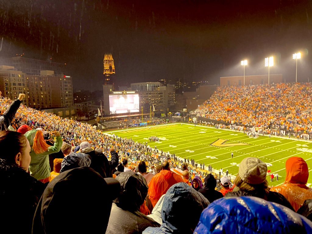 Fishamagigity13's tweet photo. Tell me the #Vols turned this game into a home game without telling me they turned it into a home game 🤣 https://t.co/f9lhrvLSLT