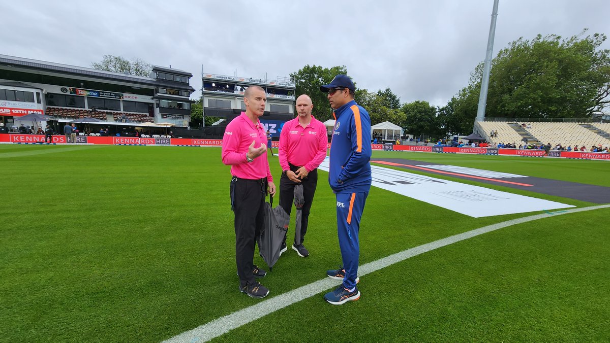 BCCI's tweet photo. 🚨 Update from Hamilton

Rain has stopped &amp; the covers are OFF! 

Pitch inspection at 05.45 PM (Local Time) - 10.15 AM IST. 

Follow the match 👉 https://t.co/frOtF82cQ4 

#TeamIndia | #NZvIND https://t.co/PUTayGpBdH