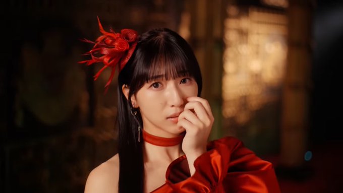 一晩明けてもピオニーズの話するんですが「感情すべて私にください」のとこの萌子さんの、支配している側なのに縋るような表情めちゃくちゃ好き〜〜 