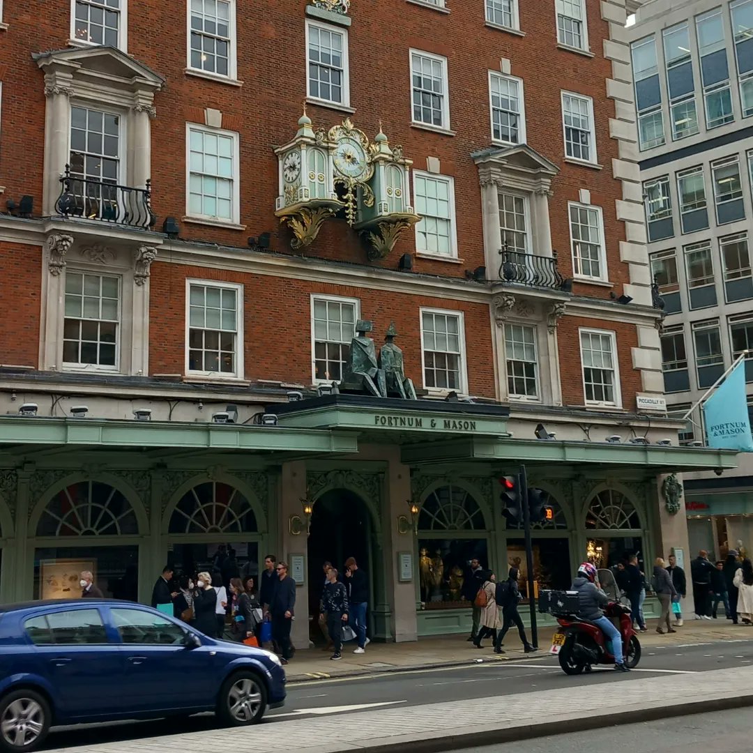 AlexStoneAuthor's tweet photo. I cannot walk past @Fortnums without reminiscing.
The #firstgift my boyfriend bought for me was a Fortnum & Mason teapot & loose-leaf teas. We hadn't been dating very long at the time, which makes buying gifts tricky.
What was the first #gift your partner ever gave you? https://t.co/VCBRRNSV93