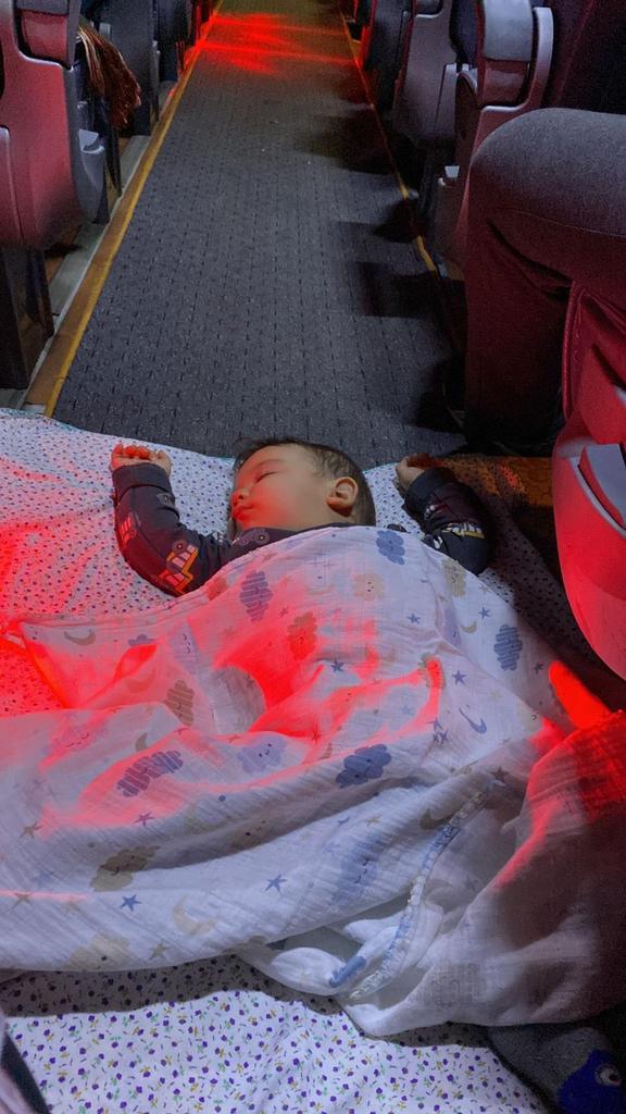 Meslektaşımız Seda Emre'nin 14 aylık bebeği Çağlar'da mitingimizde bahane üretip gelmeyenler iyi baksın. Hakkımızı alacağız inşallah 
#27KasımBüyükEczacıMitingi