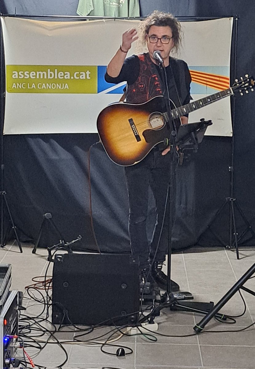 Moltes gràcies als tots els assistents a l'acte del #10aniversari d'<a href="/anclacanonja/">ANC La Canonja</a>, ex-coordinadores, voluntaries, socies, col.laboradores, simpatitzants, amics i amigues i companys i companyes que s'han apropat a passar una bona estona i a gaudir d'un gran artista com...⤵️
