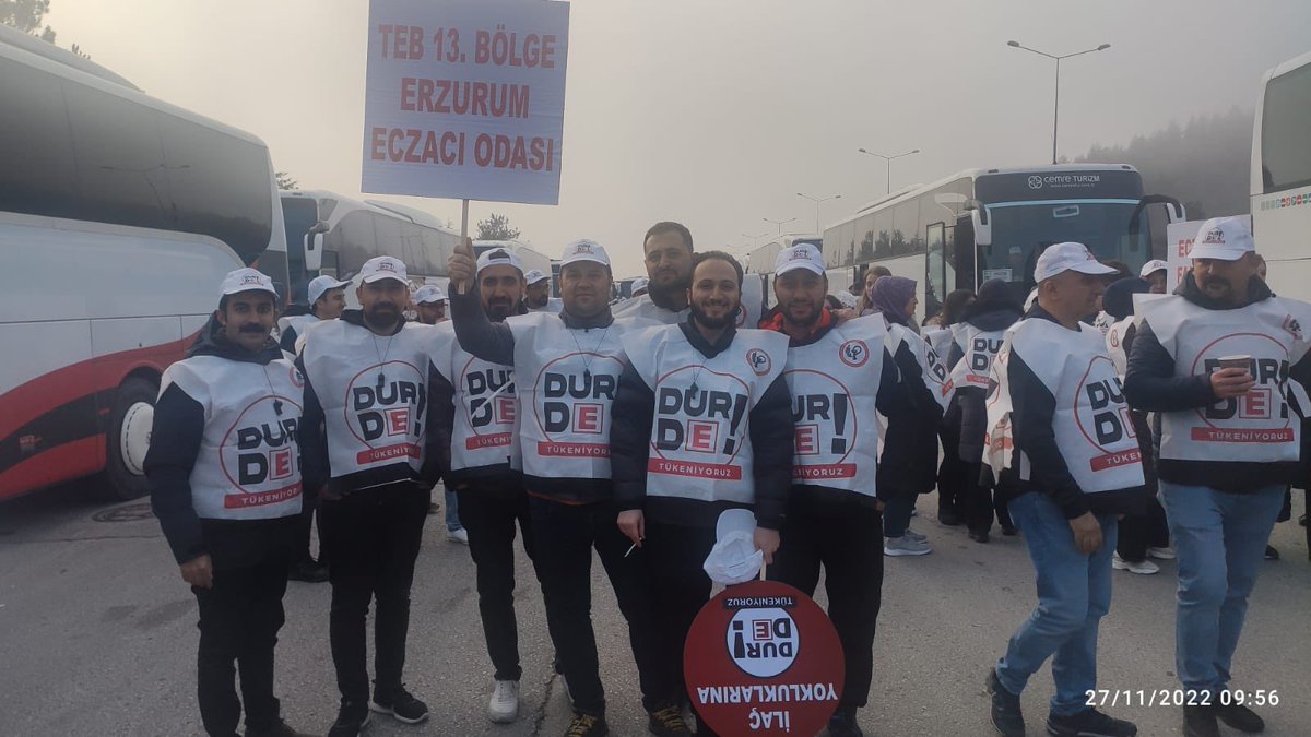 #durDİYORUZ

Eczacıların yok sayılmasına!

İlaç yokluklarına!

Eczanelerdeki ekonomik darboğaza!

İlaç fiyat farklarına!

Kontrolsüzce açılan fakültelere!

Kamu Eczacılarının hak kayıplarına!

#durDİYORUZ

#27KasımBüyükEczacıMitingi 

#EczacıyaHakEttiğiDeğerVerilmelidir