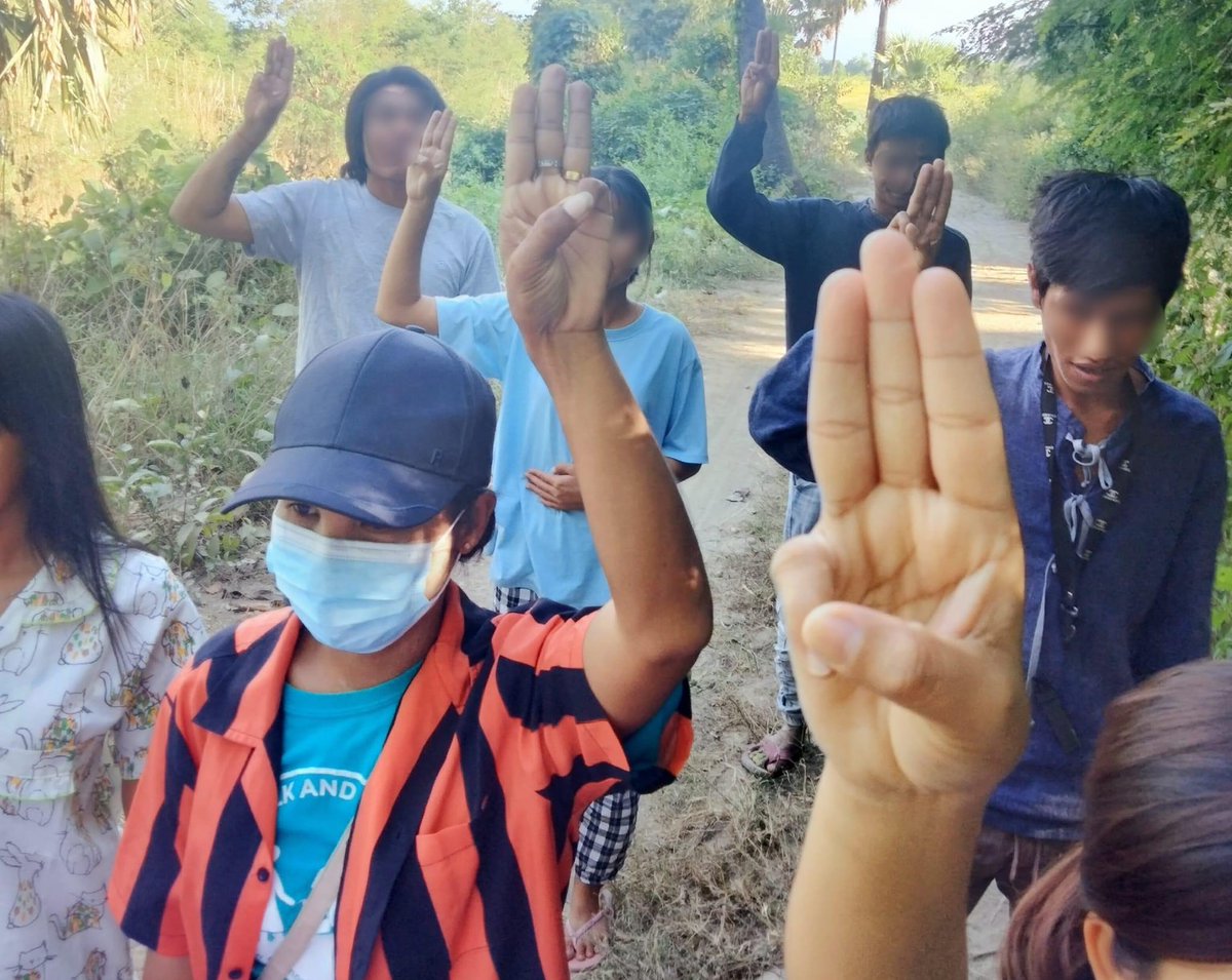 KYITHAR95368969's tweet photo. The main strike from #Kalay Twp, #Sagaing regularly joined demonstration of 659-day to uproot the #MilitaryDictatorship without a day off.

#ViolenceAgainstWomen 
#16DaysofActivism2022 
#2022Nov27Coup 
#WhatsHappeningInMyanmar https://t.co/VurQCvYAEZ