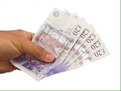 We are having another giveaway! RT + FOLLOW to win £100 spending money &amp; a night at a top #Manchester hotel 🎅🏻 #MCRChristmas