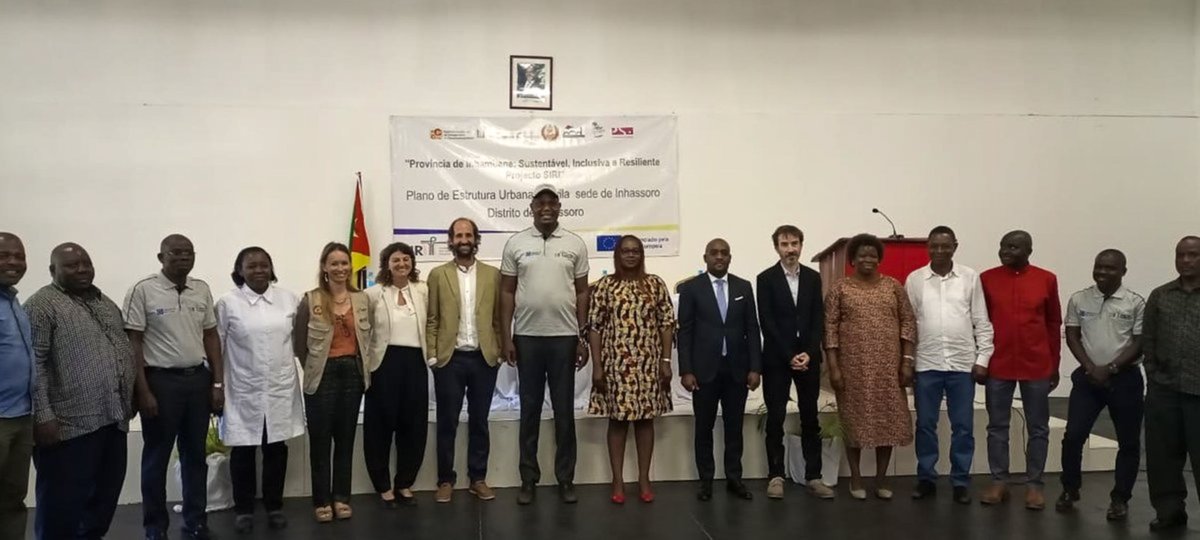 AgustSerra's tweet photo. Aquesta setmana s'ha donat el tret de sortida a l'elaboració de 6 plans urbanístics generals a la província d'#Inhambane, a Moçambic. La DGOTUA dona l'assistència tècnica al procés d'elaboració d'aquests plans, posant el model de planificació urbanística català com a referent. https://t.co/JD3Ygi0eQp
