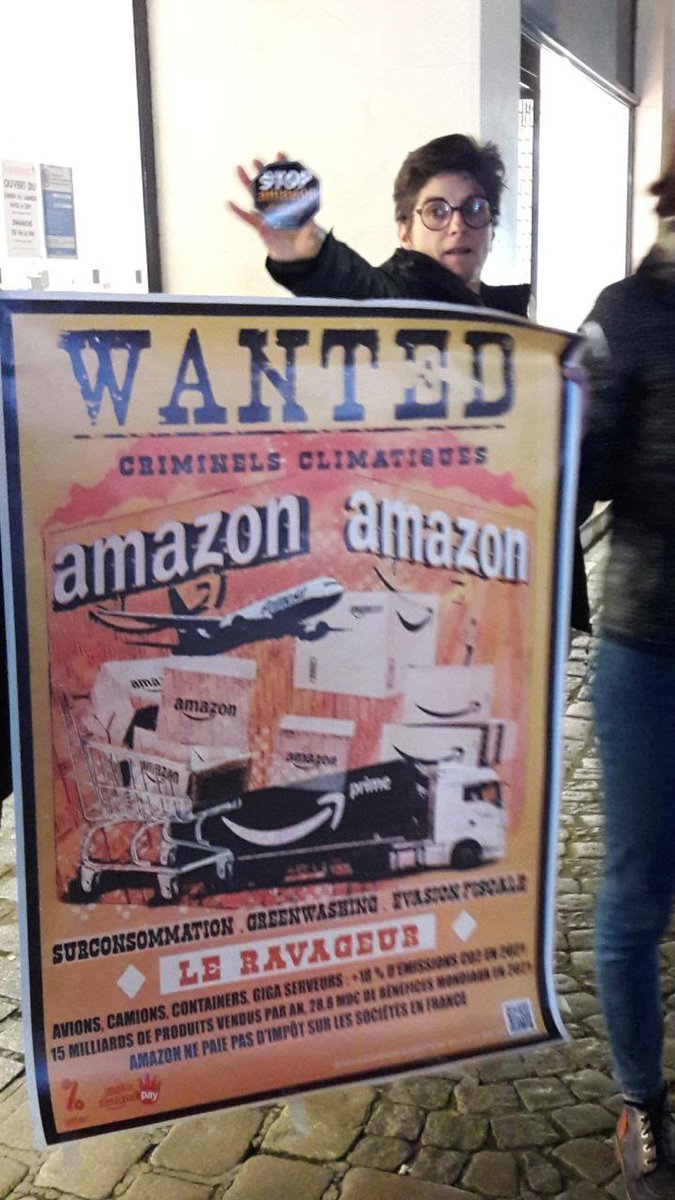 AT_rouen's tweet photo. 📦Action ce 25 nov en inter- orga pour condamner la grand messe consumériste du #BlackFriday. On ne lâchera jamais #Amazon et les autres écocidiares. 

👉Merci à @XR_Rouen  et @ANVCOP21Rouen. 
Avec également @Alternatiba76, Attac Rouen et évidemment @76_stop_amazon. 
#StopAmazon https://t.co/B9cyZLb6o6