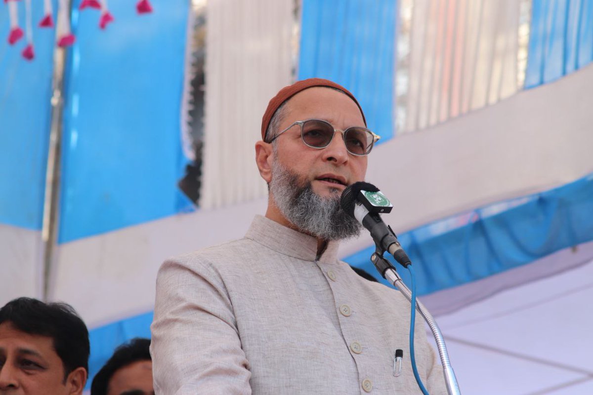 asadowaisi's tweet photo. शुक्रिया #दिल्ली के दिलवालों 💚
ये हज़ारों का हुजूम इस बात का सबूत है कि दिल्ली के लोगों ने झांसा देने वाली पार्टियों को नकार कर, मजलिस को अपना लिया है। इंशा'अल्लाह #MCD में हम म���लिस क��� झंडा लहराएंगे। https://t.co/YdZzcKd5XI