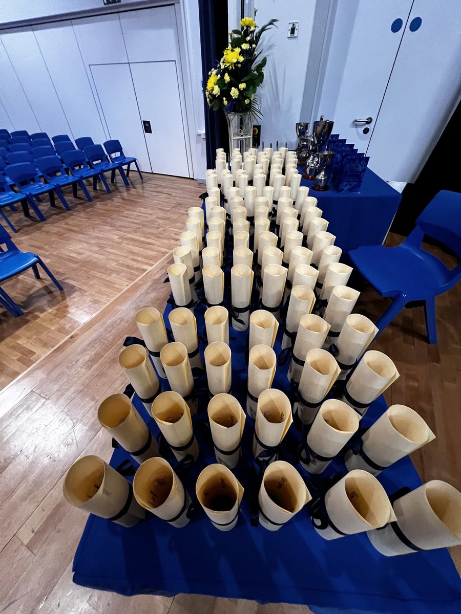 DrapersPrincipl's tweet photo. A fabulous evening celebrating individual successes and achievements during 2021-2022 @Drapersacademy #PrizeGiving2022 https://t.co/3YzRg9JVKb