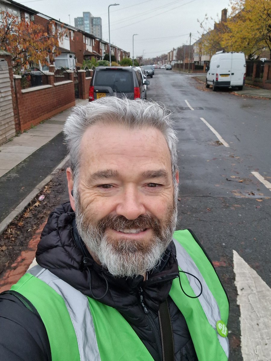 NeilDoolin1's tweet photo. Up early this morning delivering @SeftonGreens newsletters across Seaforth 😍 #churchward https://t.co/YJ5NpDXxB8