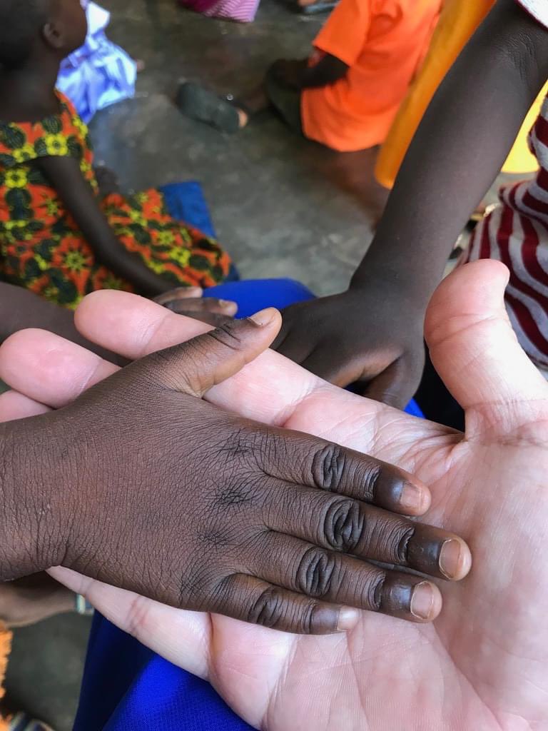 “Prendere una piccola mano e accompagnarla lontano”.
E’ questo il credo di #wendbarka
Sostieni il nostro progetto di Sostegno a Distanza e con soli 150 euro all’anno accompagnerai una bambino verso un futuro migliore. Per info wendbarka.it/sostegno-a-dis… #BurkinaFaso #solidarietá