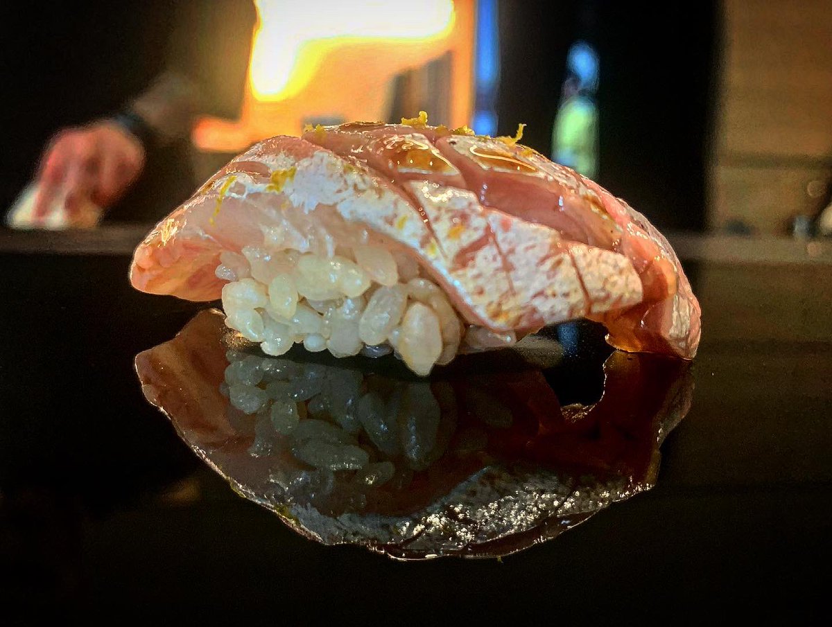 Bonbibendum's tweet photo. Los niguiris de #sushibarhanna son de enorme simplicidad, conservando la esencia de un producto extraordinario: 

- Akamai.
- Ventresca de trucha.
- Pez limón.
- Ventresca de dorada. 

@FlemyngJanek https://t.co/H4Rc6Yjkjf