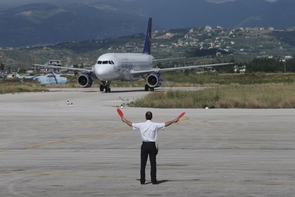 HavaSosyalMedya's tweet photo. 12 yıl aradan sonra ilk Rus sivil yolcu uçağı Cuma günü Suriye'nin Lazkiye Havalimanı'na indi. https://t.co/kZncu7SrMe