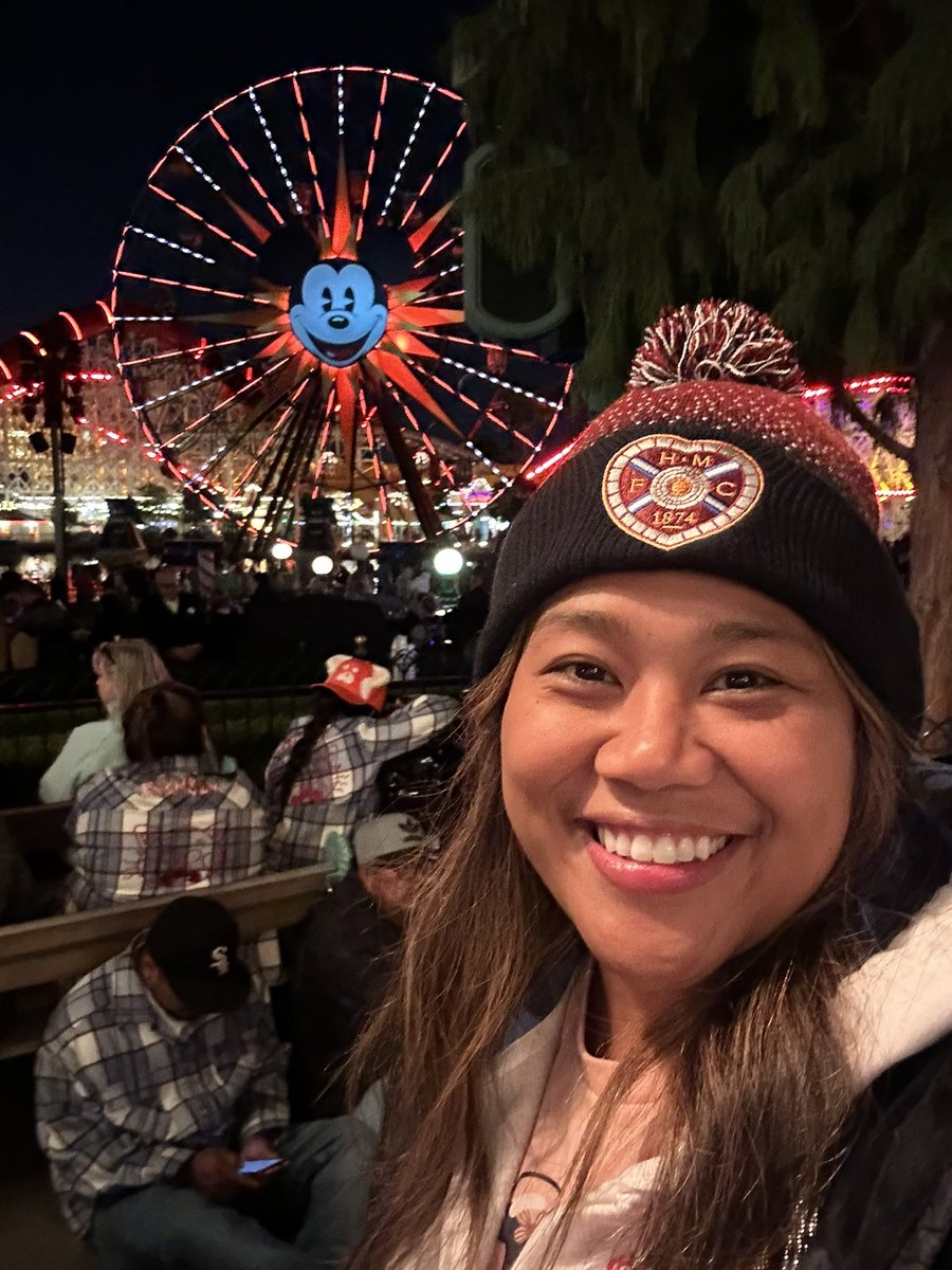 almita__jm's tweet photo. Waiting for World of Color to start!! Had to bring my @JamTarts beanie to keep me warm!!! @WaltDisneyCo @DisneyParks #DCA #happiestplaceonearth https://t.co/cmBIxoJYVF